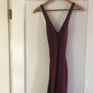 Maroon midi dress with slit